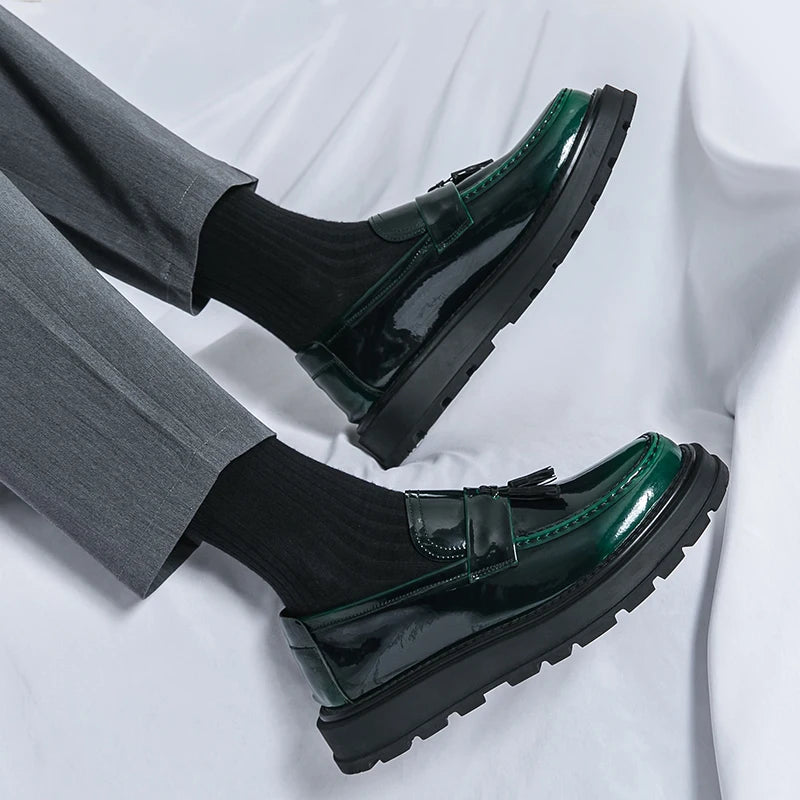 Thick Sole Patent Leather Dress Shoes Green Color Good Looking Comfortable Durable Casual Tassel Loafers Shoes for Men
