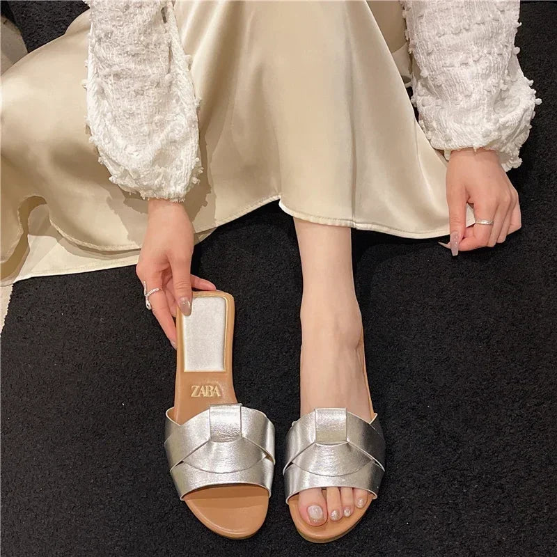 Designer Woman Flat Slippers Luxury Designer Sandals Casual Bottom Slippers Summer Women Sandals New Shoes for Women