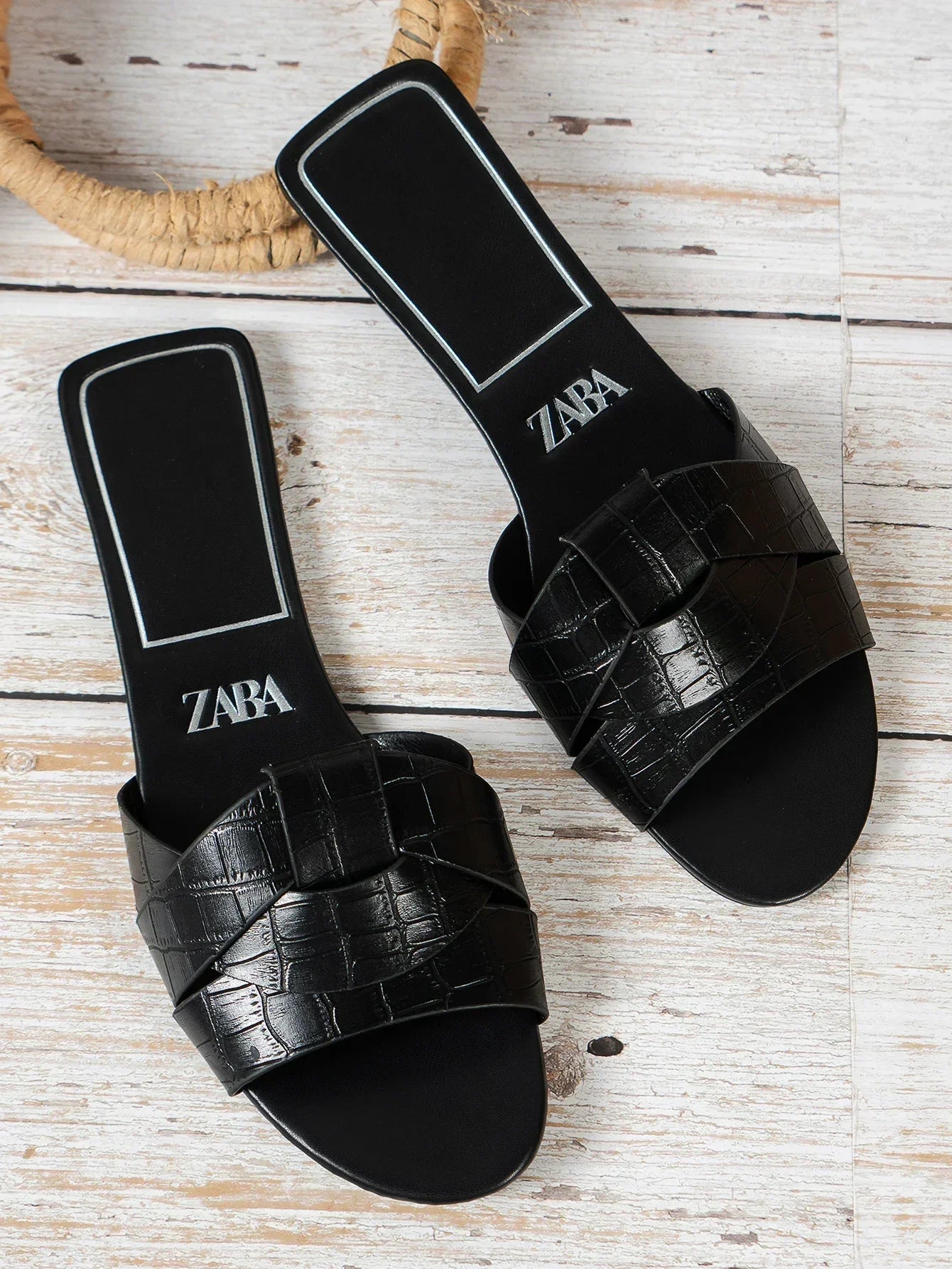 Designer Woman Flat Slippers Luxury Designer Sandals Casual Bottom Slippers Summer Women Sandals New Shoes for Women