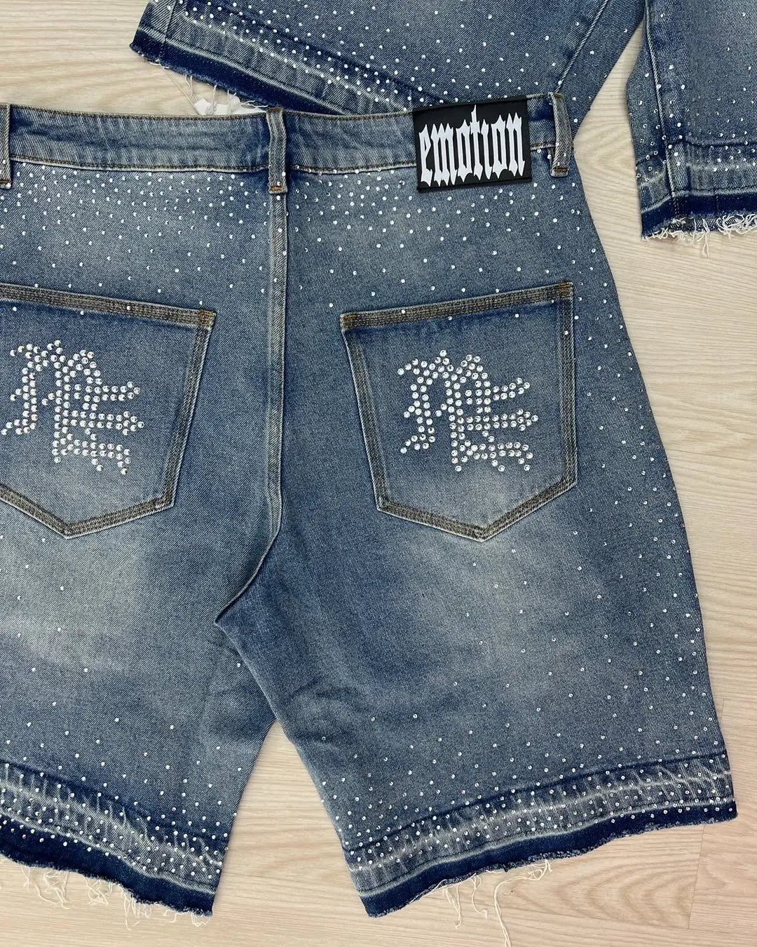 Retro Lettering Rhinestone Sequin Denim Shorts Y2K Jeans Men Women Hip Hop Vintage Washed Blue Baggy Shorts Over The Knee Pants