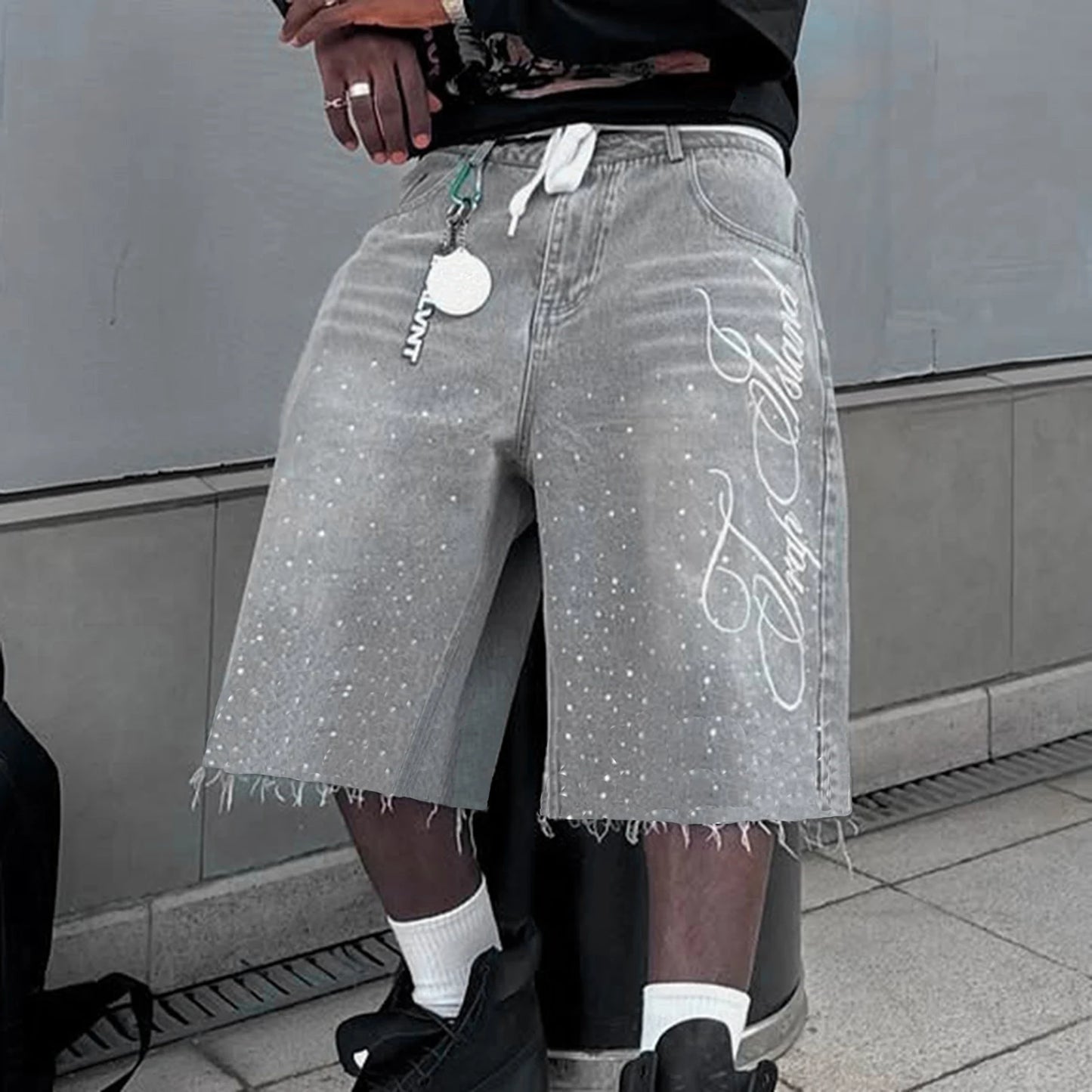 Men Knee Length Denim Shorts Embroidered Rhinestone Jeans Shorts For Beach Vacation Summer Daily Wear Outdoor Streetwear