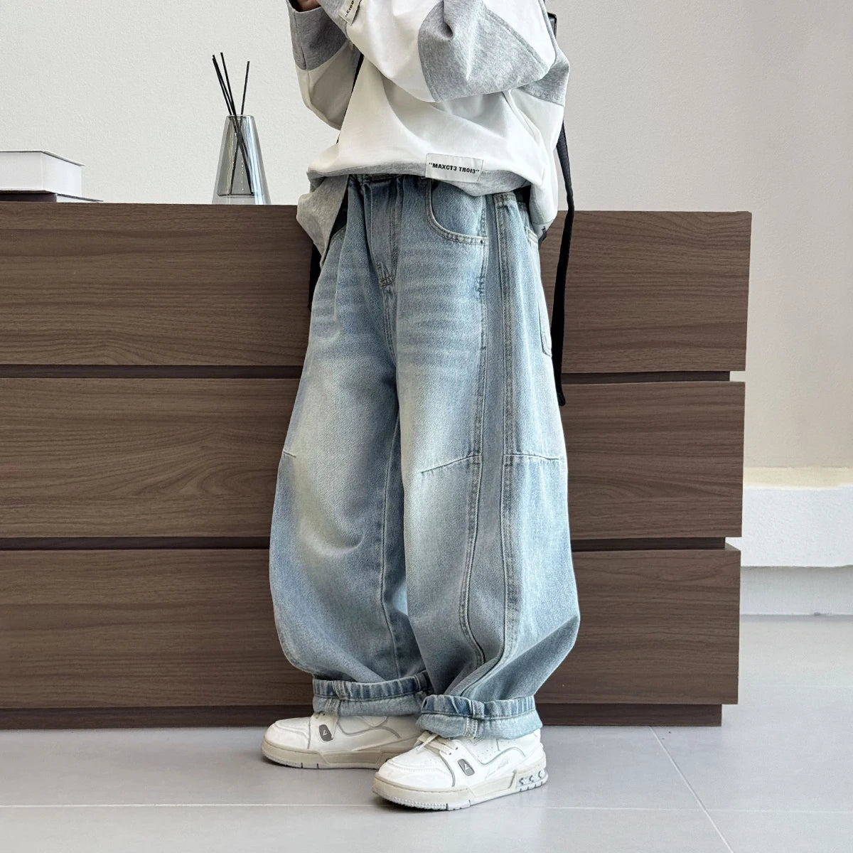 Boys' jeans, cool and versatile pants for going out, middle-aged and young children's autumn pants, street style fashion